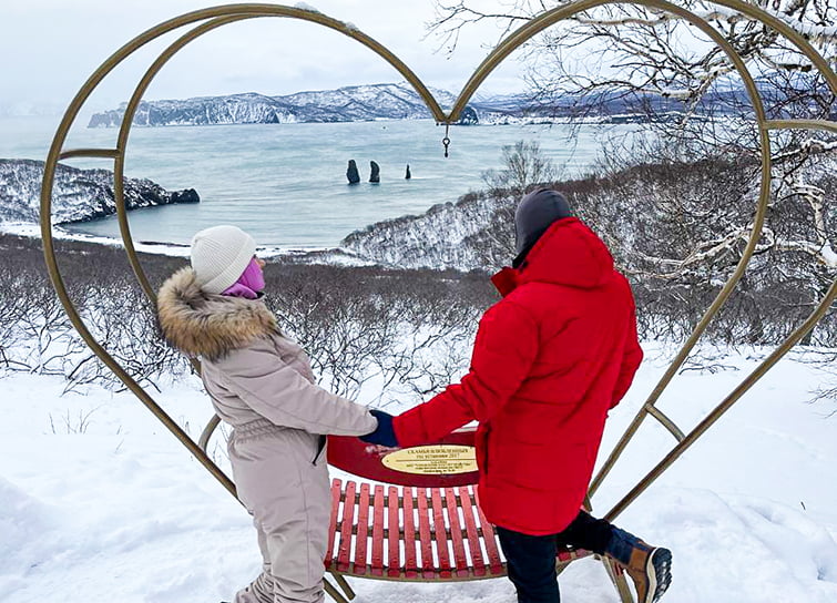 фото скамейка в форме сердца