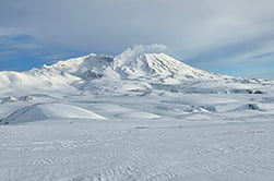 вулкан Мутновский зимой