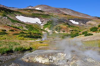 грязевый котел кипит и булькает