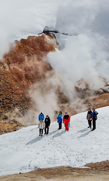 На майские праздники.