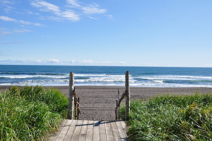 спуск к пляжу